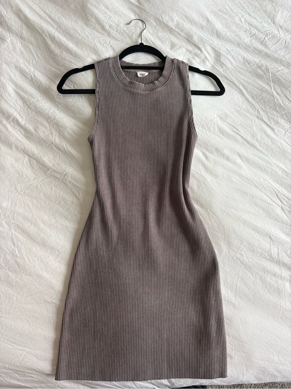 Wilfred Sleeveless Ribbed Bodycon Dress in Taupe